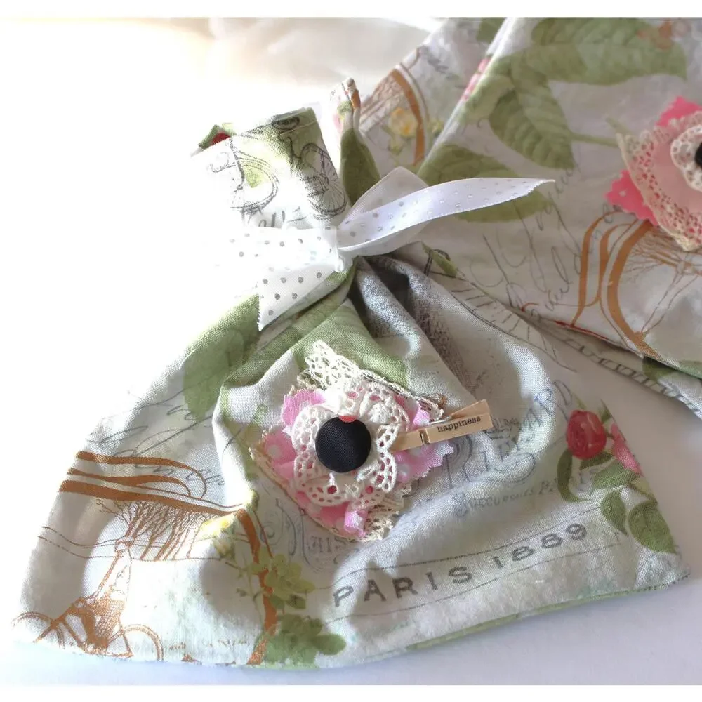 Set of 4 Fabric Gift Bags, Gift Pouches, Party Favor Bag, Reusable Gift Bag